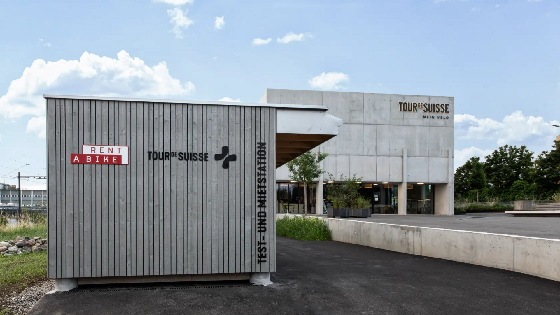 Bike test and rental station next to Tour de Suisse building