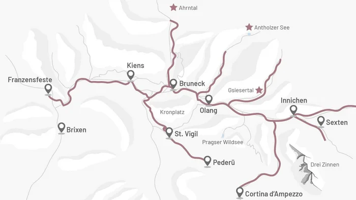 Kaart met steden en wegen in de Dolomieten, Italië
