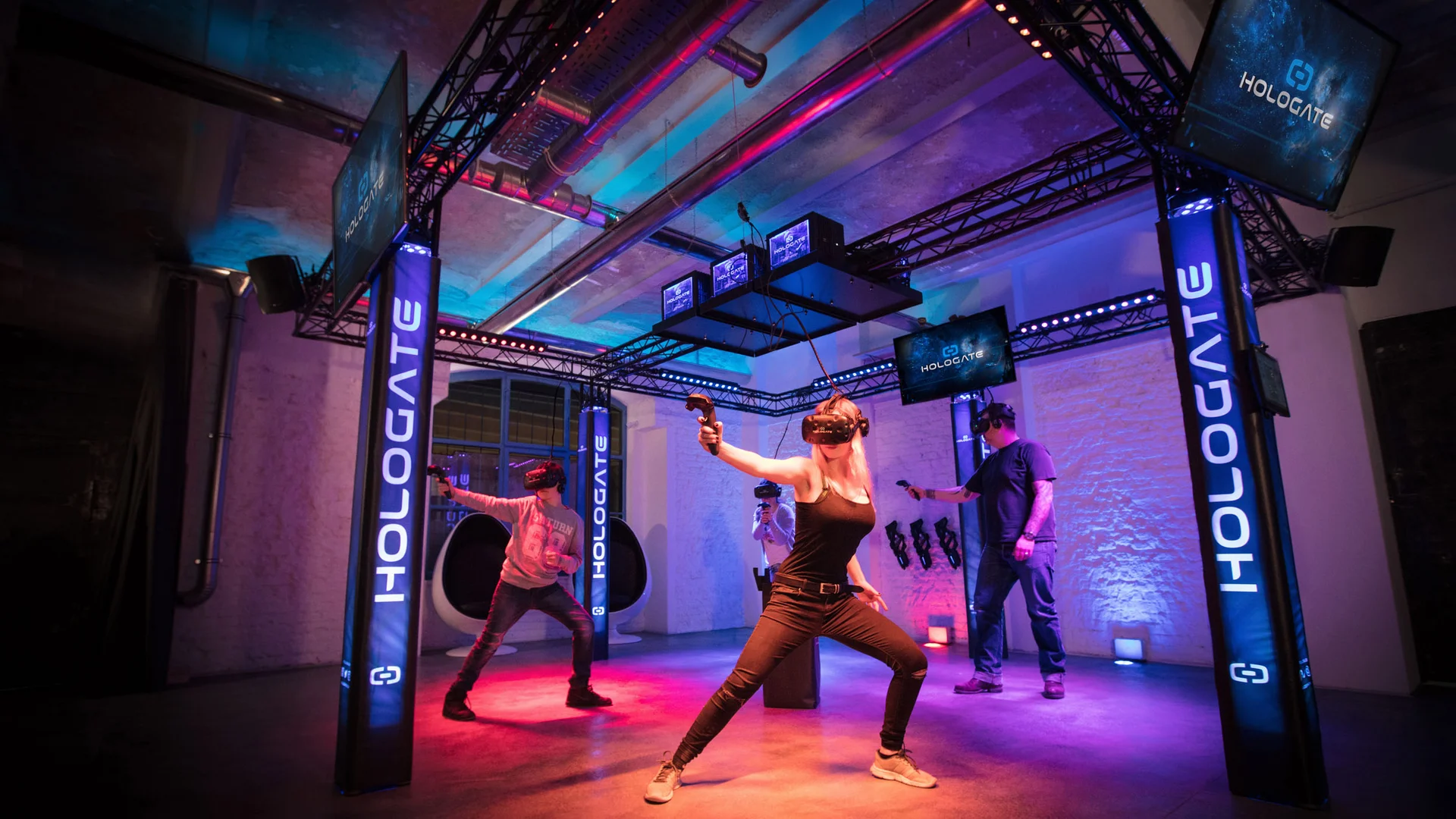 Virtual Reality Hologate