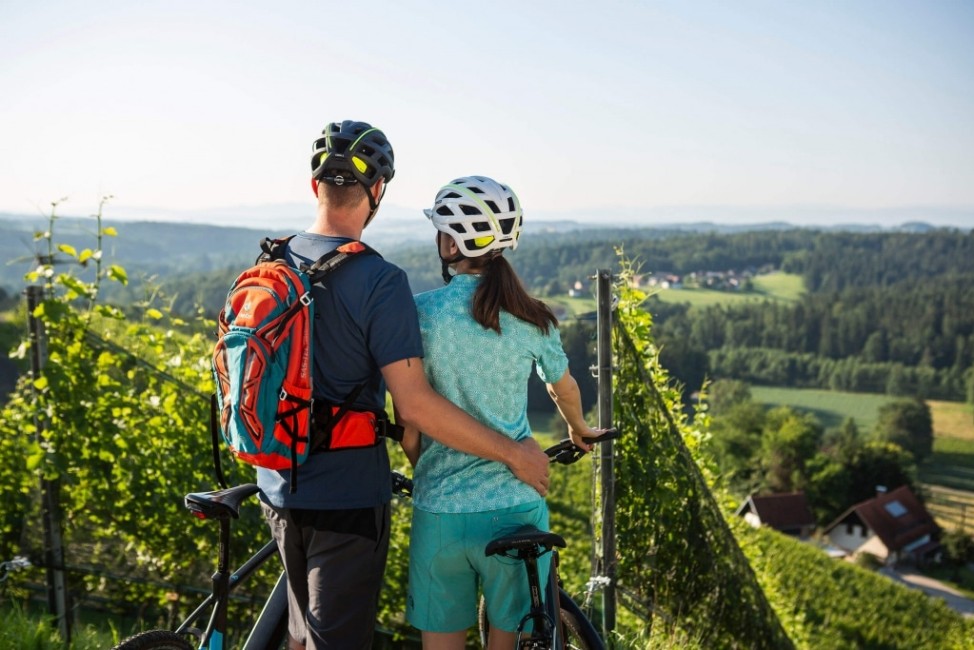 Radfahren mit Ausblick über das Schilcherland © Velontour