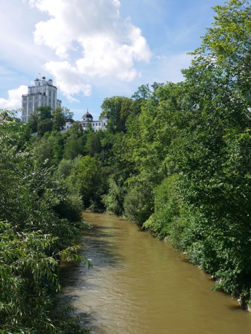 Fluss Krems mit Sternwarte © Tourismusverband Region Wels