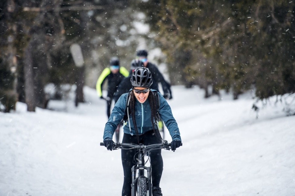 Radfahren im Winter © Halfpoint, iStockphoto